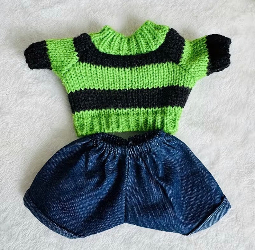 Knitted Sweaters And Shorts For Dolls