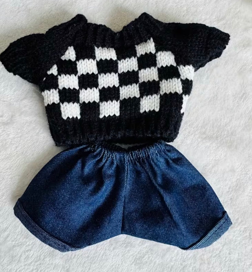 Knitted Sweaters And Shorts For Dolls